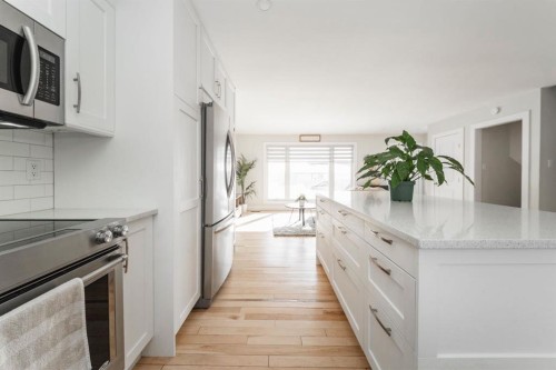 101 Deep Road, Fort Mcmurray, AB - Indoor Photo Showing Kitchen