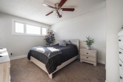 101 Deep Road, Fort Mcmurray, AB - Indoor Photo Showing Bedroom