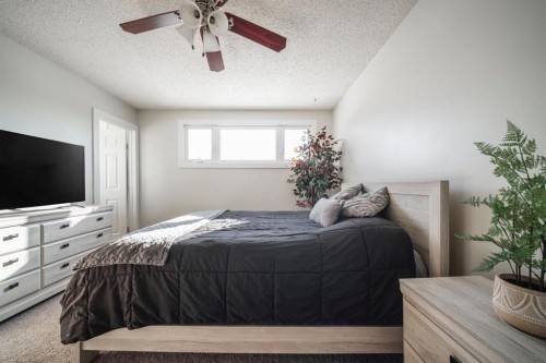 101 Deep Road, Fort Mcmurray, AB - Indoor Photo Showing Bedroom