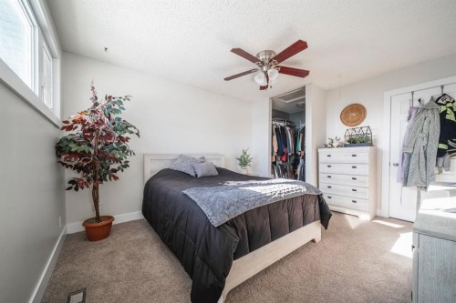 101 Deep Road, Fort Mcmurray, AB - Indoor Photo Showing Bedroom