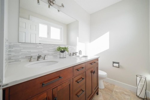 101 Deep Road, Fort Mcmurray, AB - Indoor Photo Showing Bathroom