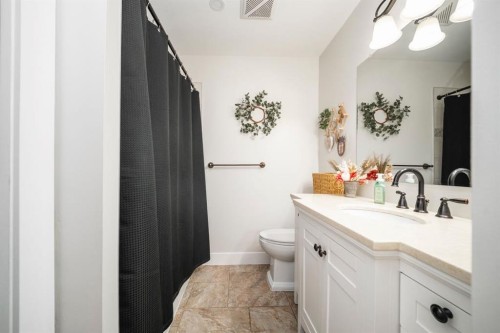 101 Deep Road, Fort Mcmurray, AB - Indoor Photo Showing Bathroom