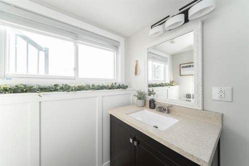 101 Deep Road, Fort Mcmurray, AB - Indoor Photo Showing Bathroom