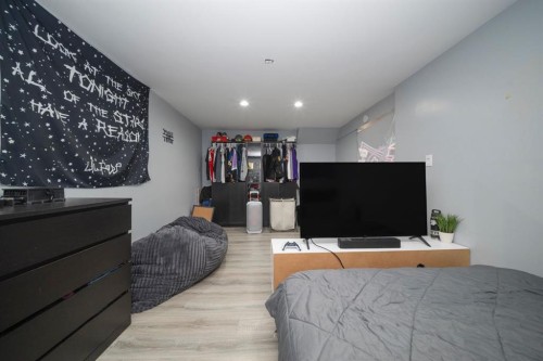 101 Deep Road, Fort Mcmurray, AB - Indoor Photo Showing Bedroom