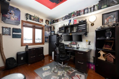 200 Weiss Drive, Saprae Creek, AB - Indoor Photo Showing Office