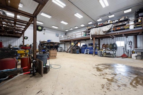 200 Weiss Drive, Saprae Creek, AB - Indoor Photo Showing Garage