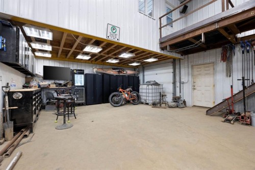 200 Weiss Drive, Saprae Creek, AB - Indoor Photo Showing Other Room