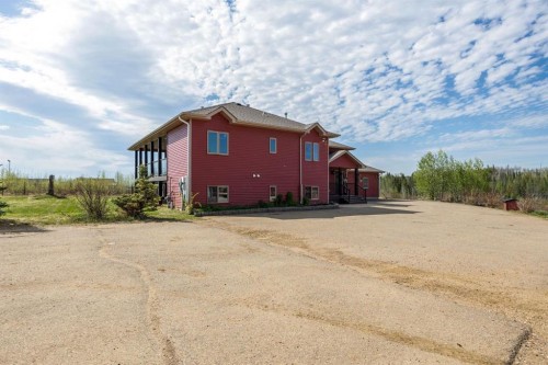 200 Weiss Drive, Saprae Creek, AB - Outdoor