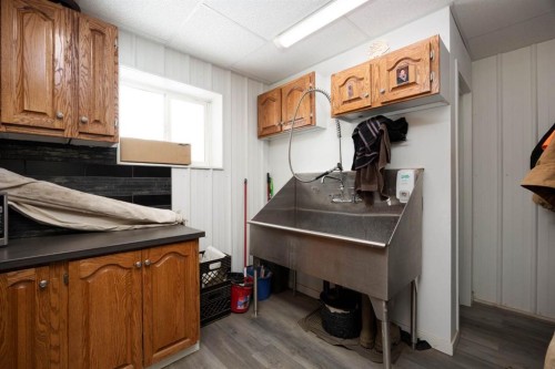 200 Weiss Drive, Saprae Creek, AB - Indoor