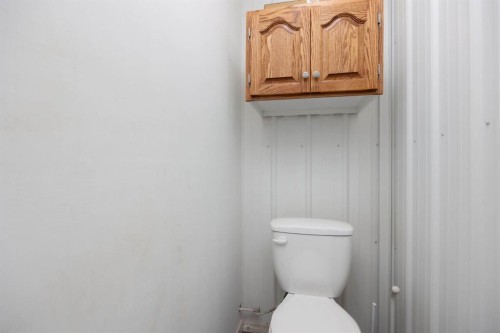 200 Weiss Drive, Saprae Creek, AB - Indoor Photo Showing Bathroom