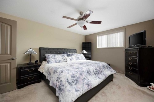 176 Huberman Way, Fort Mcmurray, AB - Indoor Photo Showing Bedroom