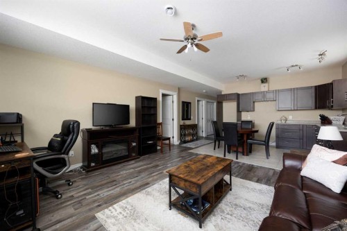 176 Huberman Way, Fort Mcmurray, AB - Indoor Photo Showing Living Room