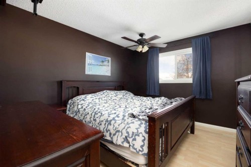 185 Sitka Drive, Fort Mcmurray, AB - Indoor Photo Showing Bedroom