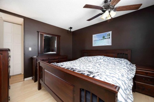 185 Sitka Drive, Fort Mcmurray, AB - Indoor Photo Showing Bedroom