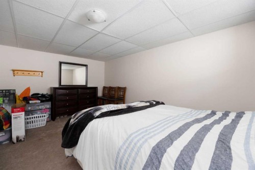 185 Sitka Drive, Fort Mcmurray, AB - Indoor Photo Showing Bedroom