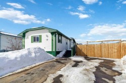 548 Mckinlay Crescent Fort Mcmurray, AB T9K 0R6
