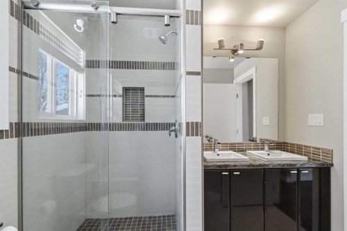 178 Bird Crescent, Fort Mcmurray, AB - Indoor Photo Showing Bathroom