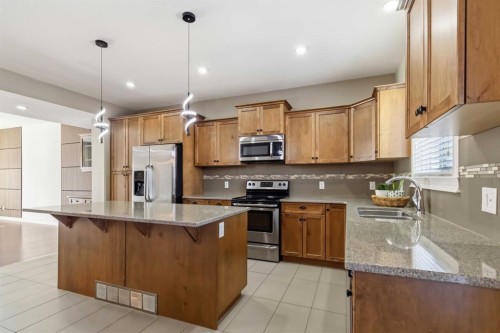 446 Walnut Crescent, Fort Mcmurray, AB - Indoor Photo Showing Kitchen With Upgraded Kitchen