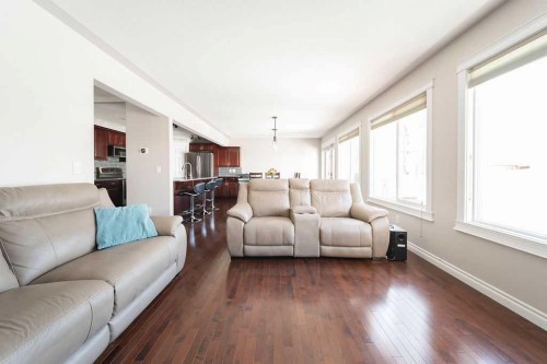 272 Swallow Way, Fort Mcmurray, AB - Indoor Photo Showing Living Room