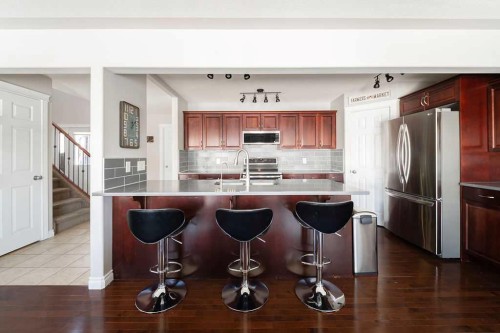272 Swallow Way, Fort Mcmurray, AB - Indoor Photo Showing Kitchen