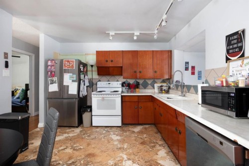 100 Christina Drive, Anzac, AB - Indoor Photo Showing Kitchen
