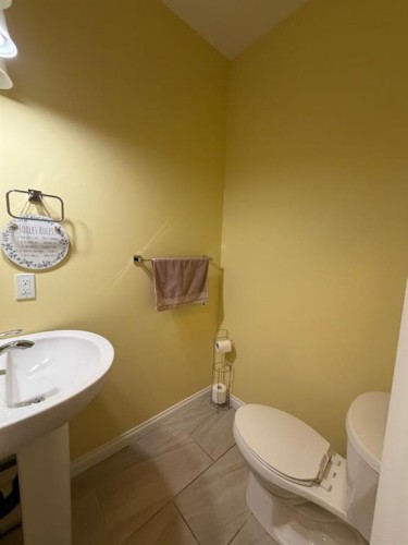 102 Athabasca Crescent, Fort Mcmurray, AB - Indoor Photo Showing Bathroom