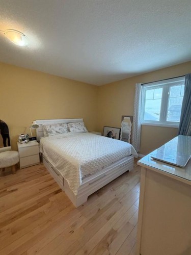 102 Athabasca Crescent, Fort Mcmurray, AB - Indoor Photo Showing Bedroom