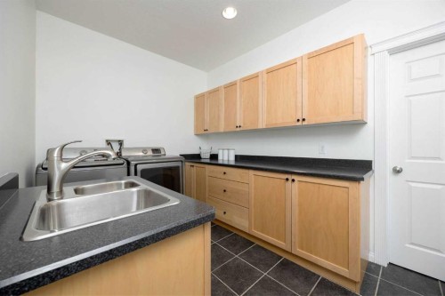 362 Pacific Crescent, Fort Mcmurray, AB - Indoor Photo Showing Kitchen With Double Sink