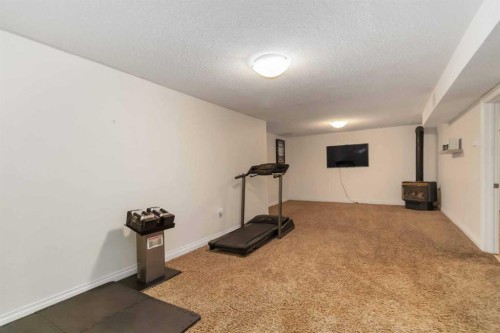 334 Hillcrest Drive, Fort Mcmurray, AB - Indoor Photo Showing Gym Room