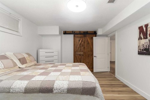 334 Hillcrest Drive, Fort Mcmurray, AB - Indoor Photo Showing Bedroom