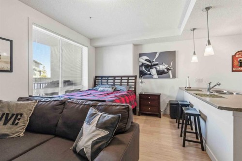 2117-204 Sparrow Hawk Drive, Fort Mcmurray, AB - Indoor Photo Showing Bedroom