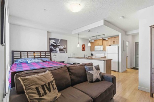2117-204 Sparrow Hawk Drive, Fort Mcmurray, AB - Indoor Photo Showing Bedroom