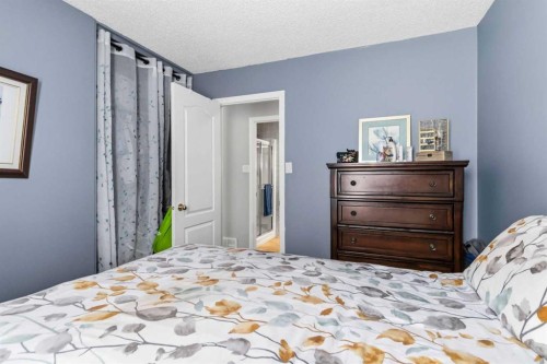 18 Clark Crescent, Fort Mcmurray, AB - Indoor Photo Showing Bedroom