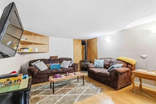 18 Clark Crescent, Fort Mcmurray, AB - Indoor Photo Showing Living Room