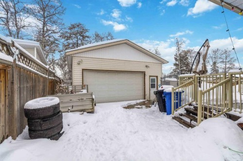 18 Clark Crescent, Fort Mcmurray, AB - Outdoor With Exterior