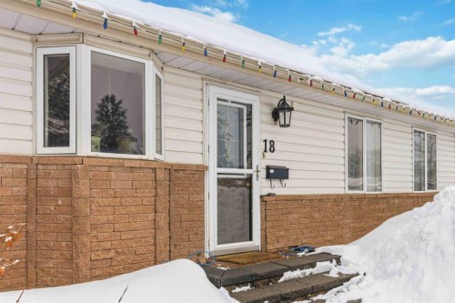 18 Clark Crescent, Fort Mcmurray, AB - Outdoor With Exterior