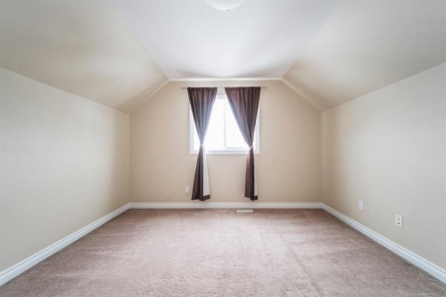 240 Comeau Crescent, Fort Mcmurray, AB - Indoor Photo Showing Other Room