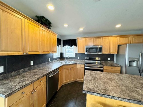 363 Fireweed Crescent, Fort Mcmurray, AB - Indoor Photo Showing Kitchen With Double Sink