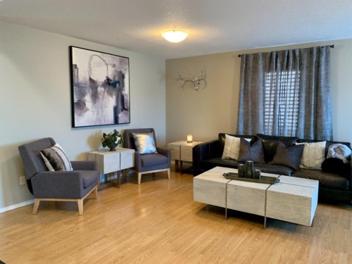 9106 93 Ave, Lac La Biche, AB - Indoor Photo Showing Living Room