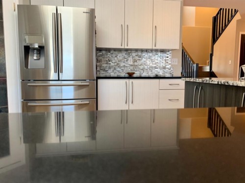 9106 93 Ave, Lac La Biche, AB - Indoor Photo Showing Kitchen With Upgraded Kitchen