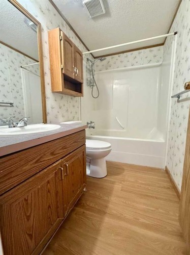 116 Cokerill Crescent, Fort Mcmurray, AB - Indoor Photo Showing Bathroom
