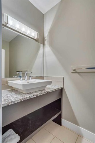 5-208 Sparrow Hawk Drive, Fort Mcmurray, AB - Indoor Photo Showing Bathroom