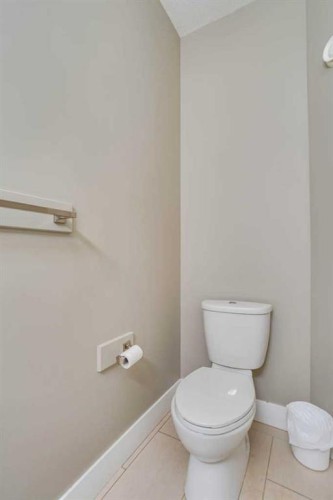 5-208 Sparrow Hawk Drive, Fort Mcmurray, AB - Indoor Photo Showing Bathroom