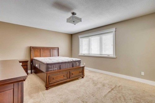 5-208 Sparrow Hawk Drive, Fort Mcmurray, AB - Indoor Photo Showing Bedroom