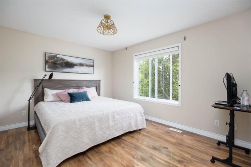 182 Mcdougall Crescent, Fort Mcmurray, AB - Indoor Photo Showing Bedroom