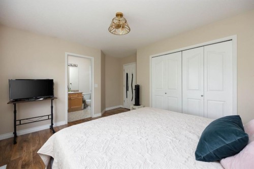182 Mcdougall Crescent, Fort Mcmurray, AB - Indoor Photo Showing Bedroom