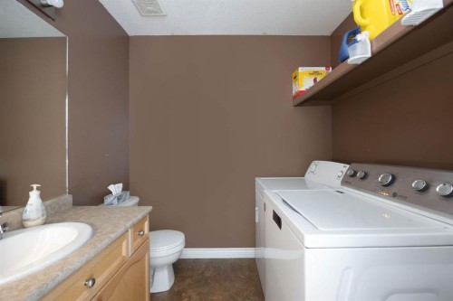 182 Mcdougall Crescent, Fort Mcmurray, AB - Indoor Photo Showing Bathroom