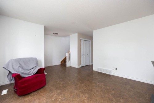 182 Mcdougall Crescent, Fort Mcmurray, AB - Indoor Photo Showing Other Room