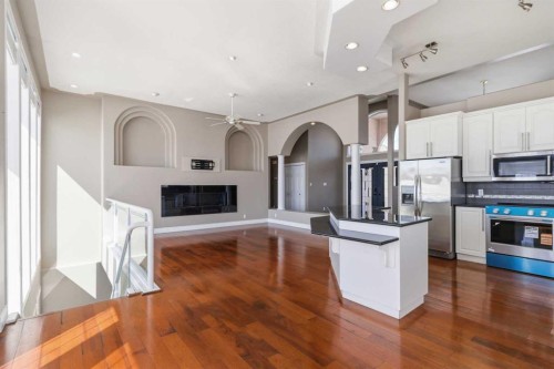 301 Brett Drive, Fort Mcmurray, AB - Indoor Photo Showing Kitchen