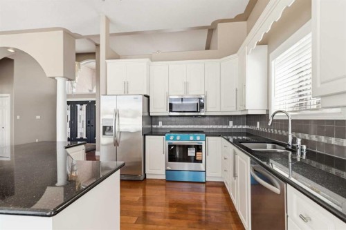 301 Brett Drive, Fort Mcmurray, AB - Indoor Photo Showing Kitchen With Double Sink With Upgraded Kitchen